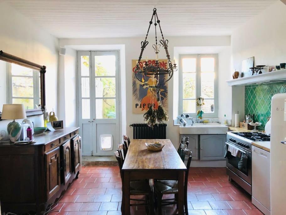 La Maison De Mama C: Charming French Village Home Sainte-Colombe-sur-lʼHers Dış mekan fotoğraf